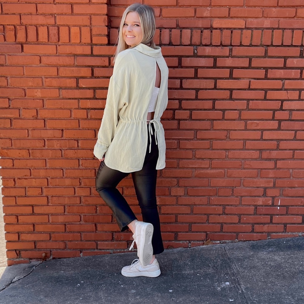 Hello Spring Linen Top - Picture 4 of 4